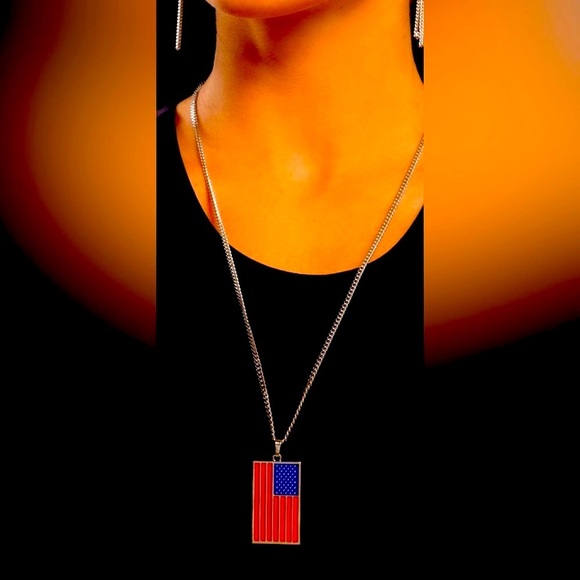 🇺🇸❤️🤍💙❗️PAPARAZZI “PATRIOTIC PENDANT” RED, WHITE, BLUE FLAG NECKLACE❗️🇺🇸 - Picture 4 of 4